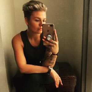 Meet your Posher, Cat